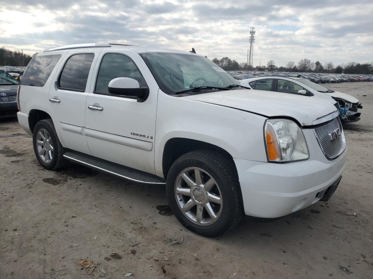 2007 GMC Yukon - Image 4