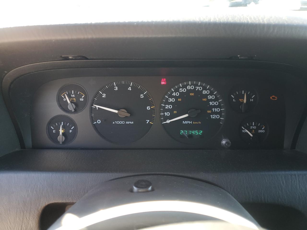 2004 Jeep Grand Cherokee - Image 9