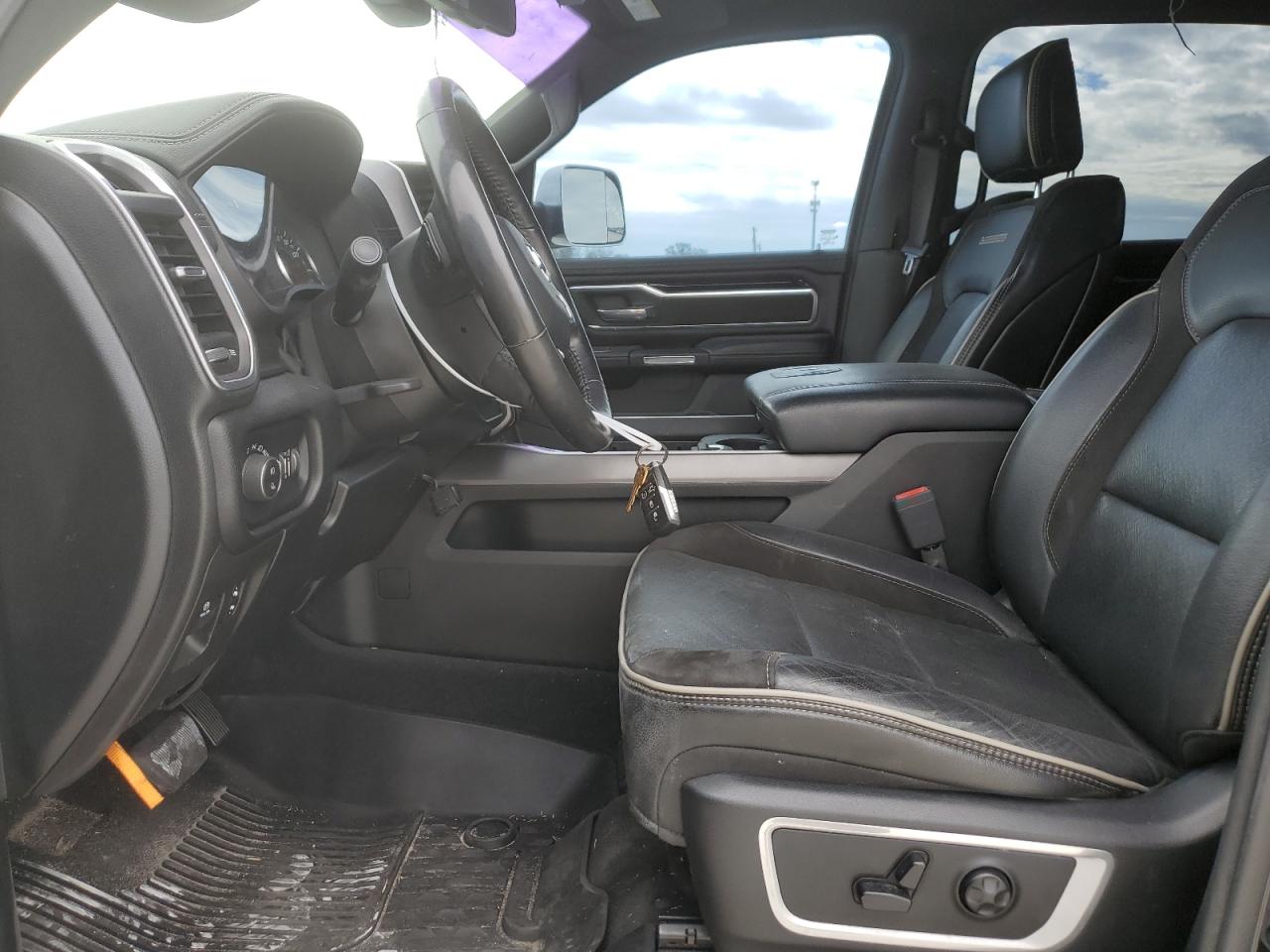 2020 RAM 1500 - Image 7