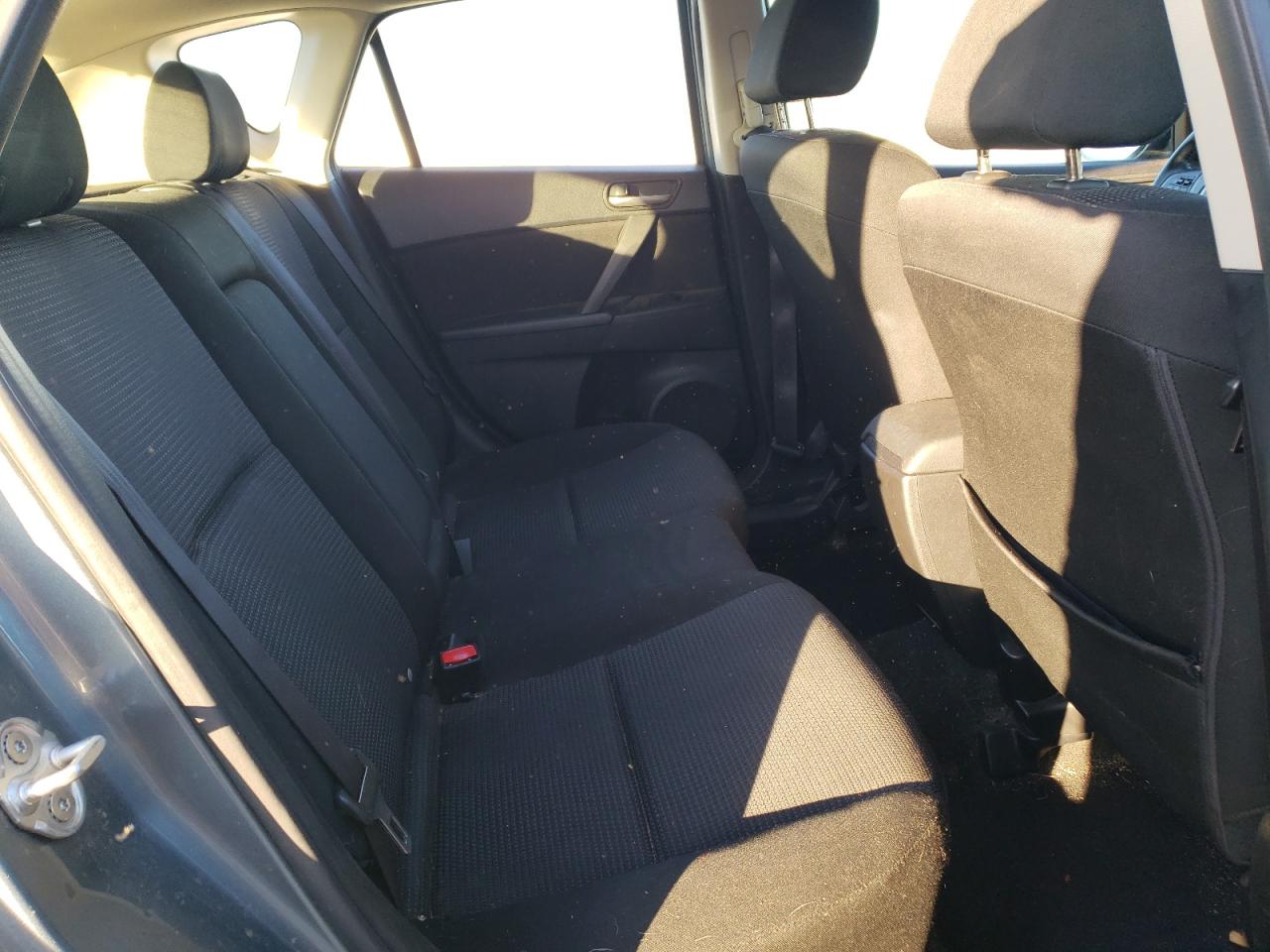 2012 Mazda 3 - Image 10