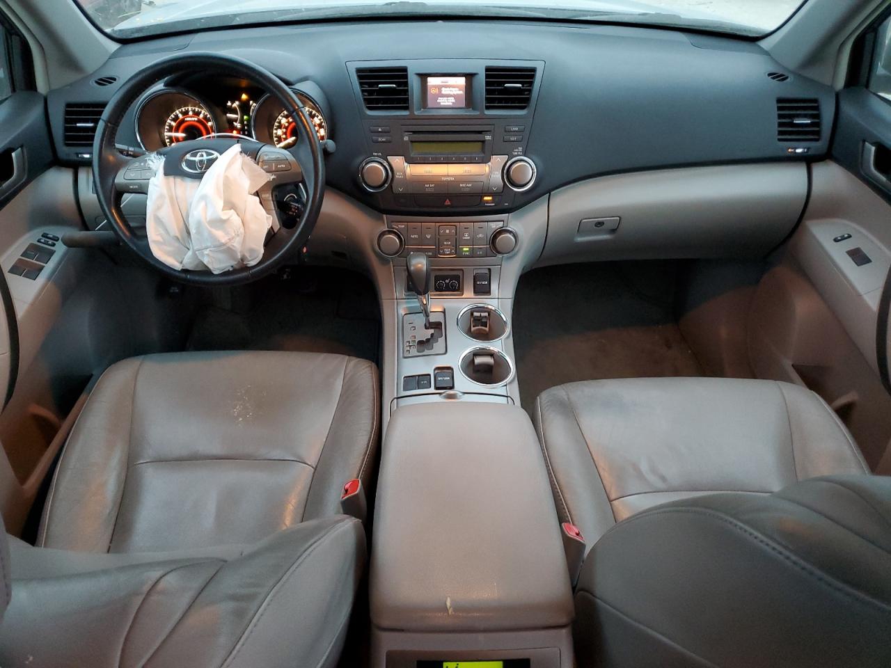 2010 Toyota Highlander - Image 8