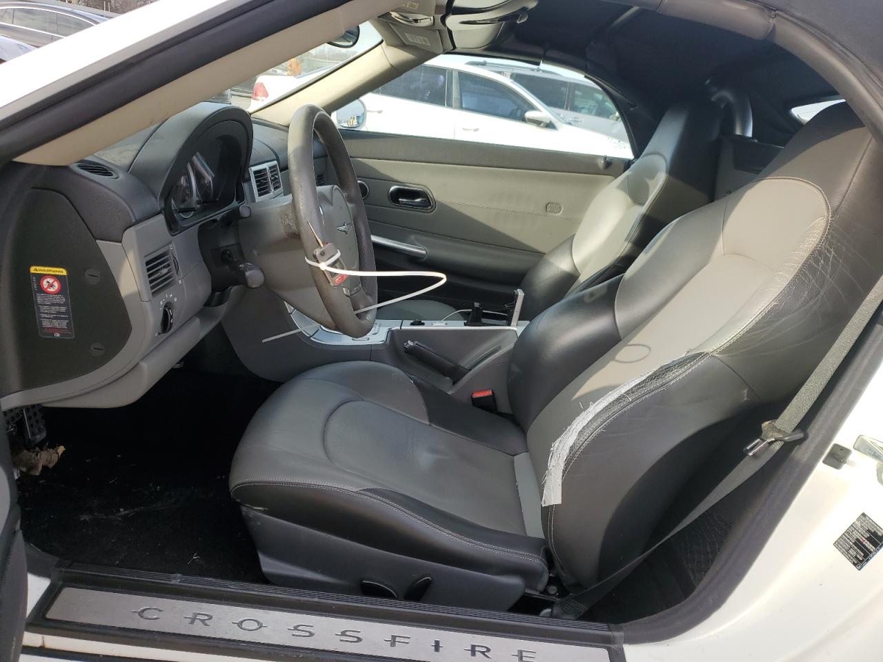2005 Chrysler Crossfire - Image 7