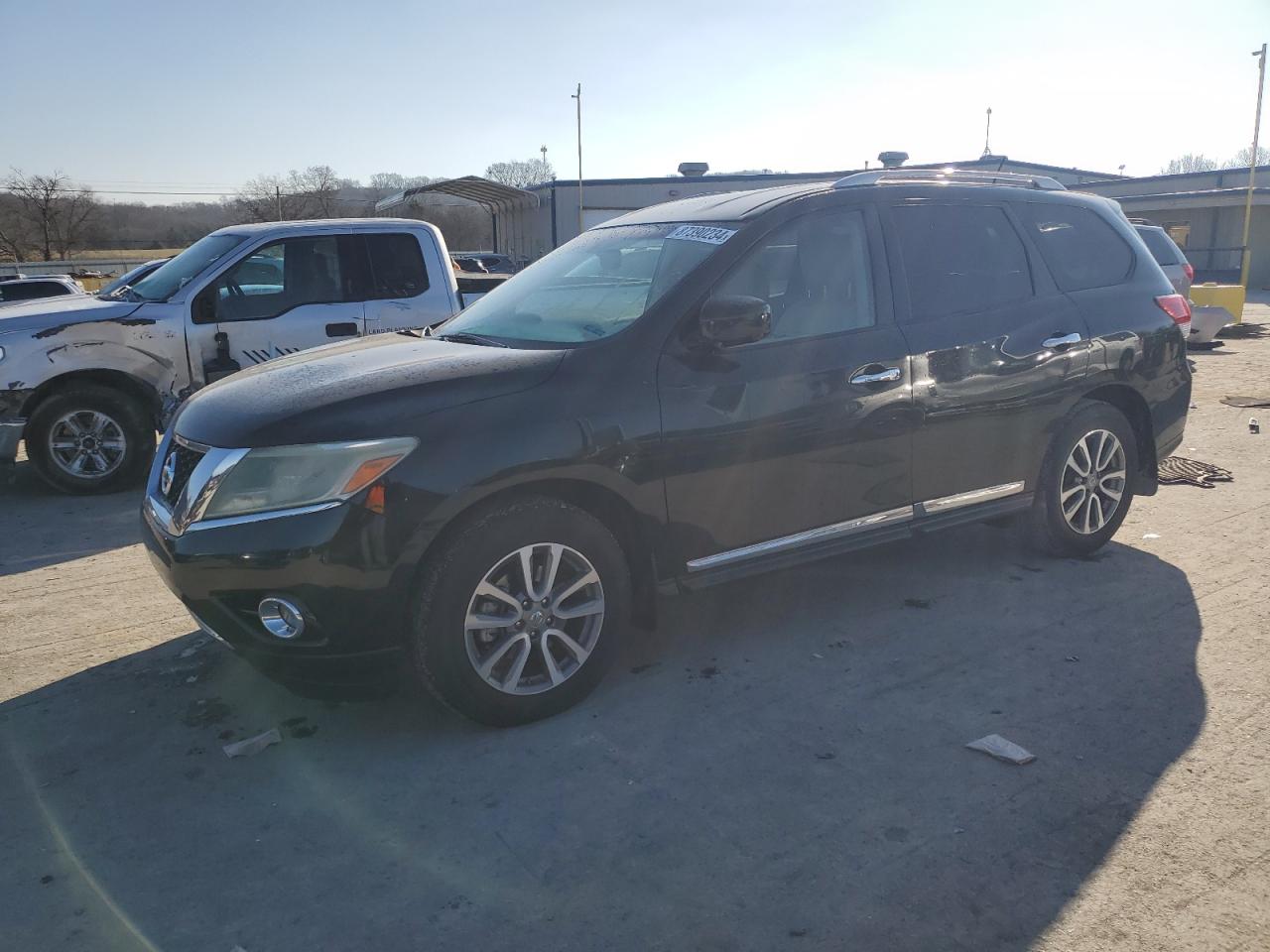 2015 Nissan Pathfinder - Image 1
