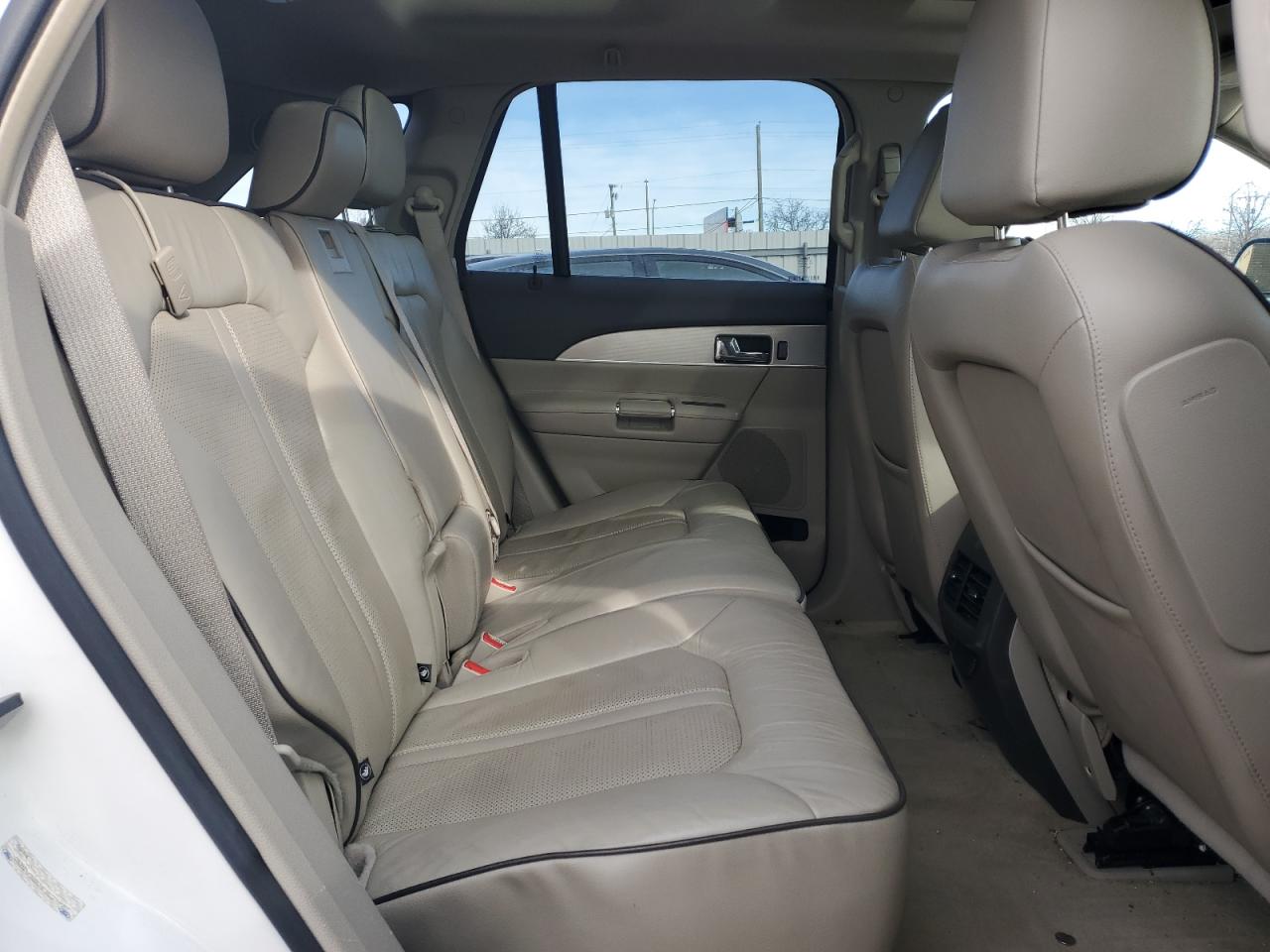 2013 Lincoln MKX - Image 11