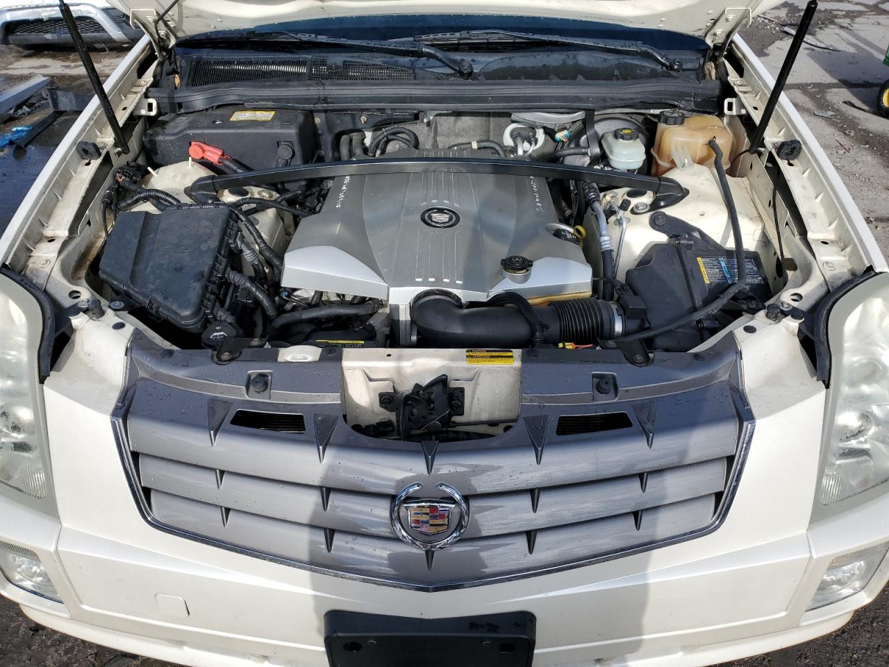 2004 Cadillac SRX - Image 12