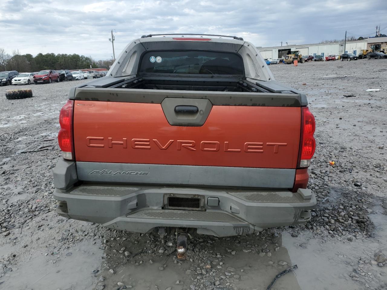 2002 Chevrolet Avalanche - Image 6