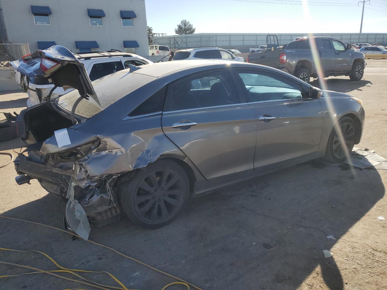 2011 Hyundai Sonata - Image 3
