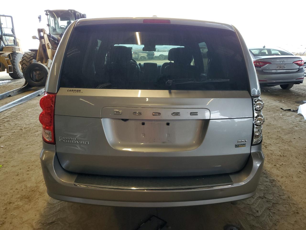 2019 Dodge Caravan - Image 6