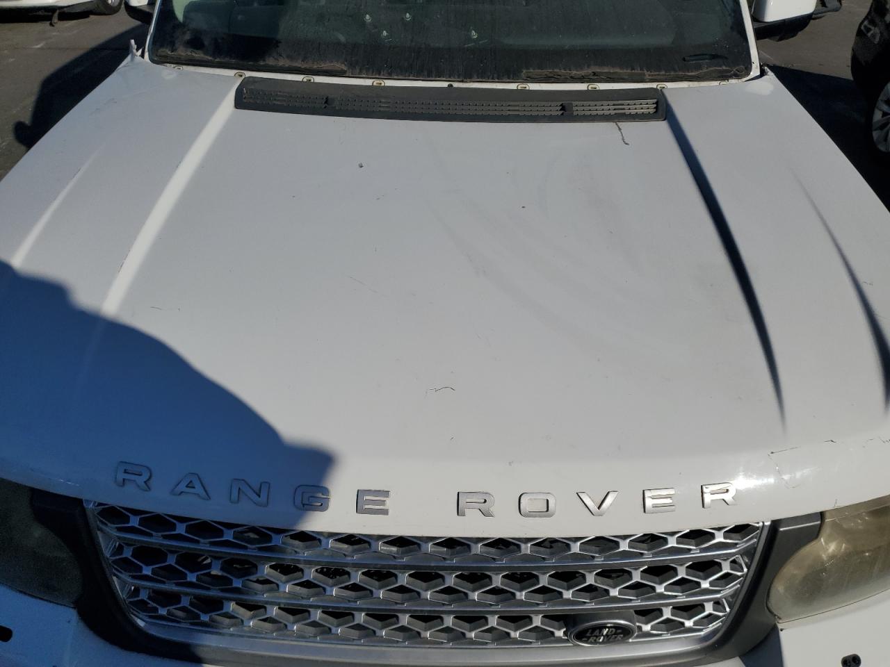 2011 Land Rover Range Rover - Image 12