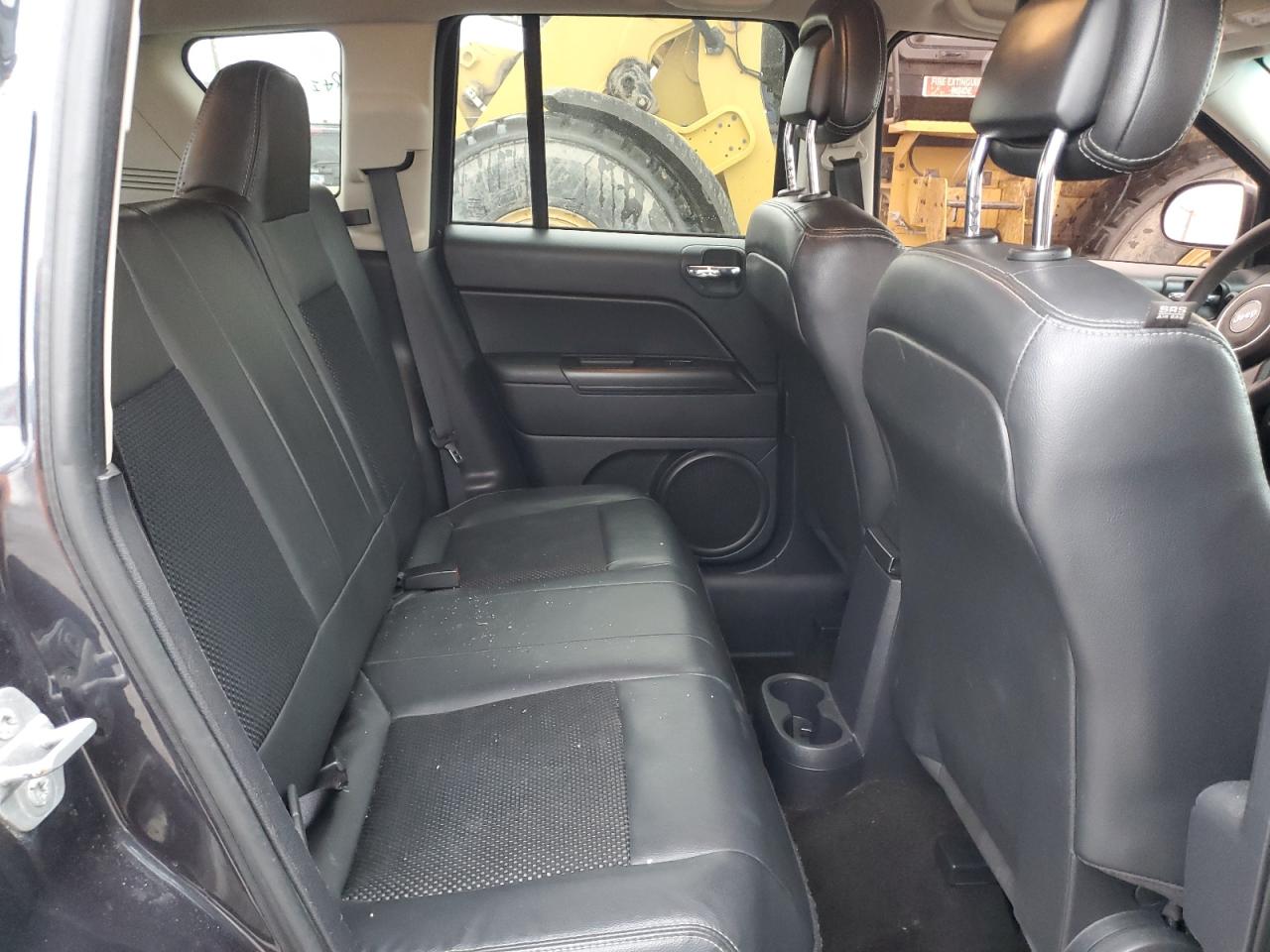 2015 Jeep Compass - Image 11