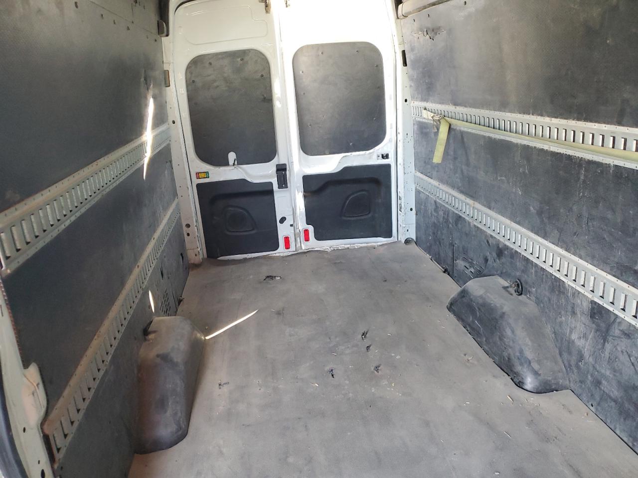 2017 Ford Transit - Image 10