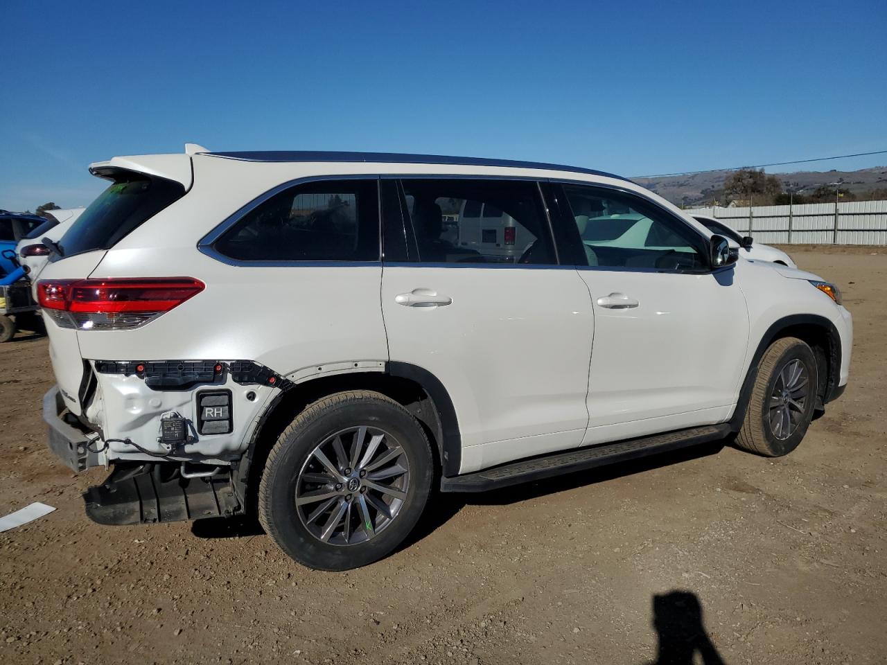 2018 Toyota Highlander - Image 3