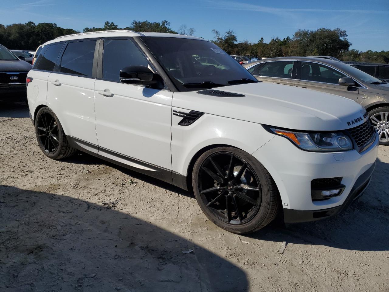2016 Land Rover Range Rover - Image 4