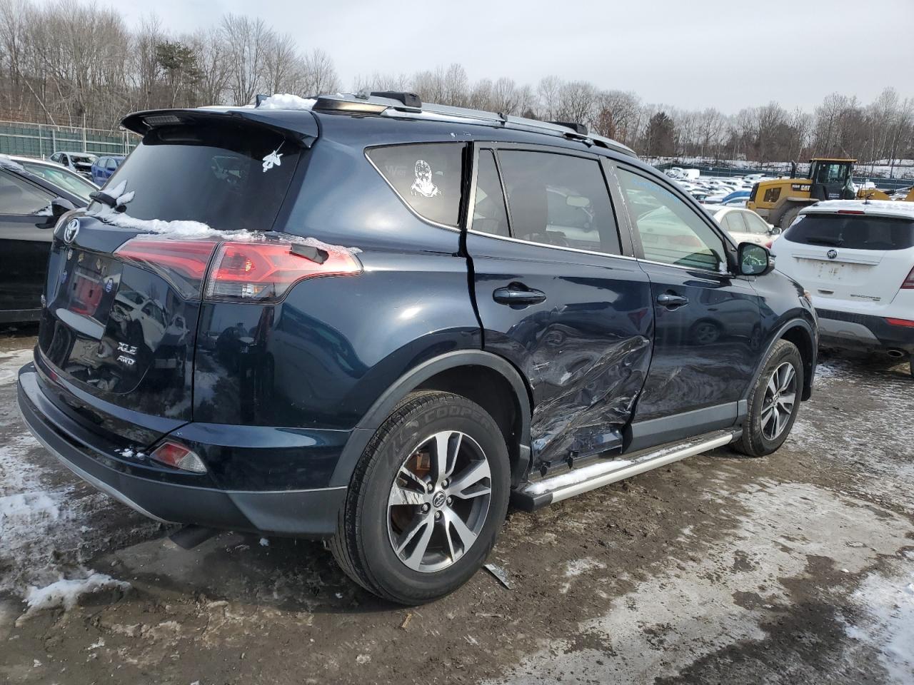 2018 Toyota RAV 4 - Image 3