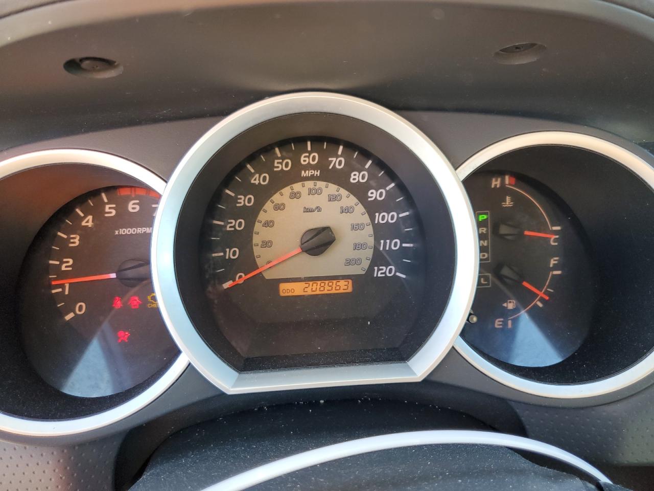 2005 Toyota Tacoma - Image 9