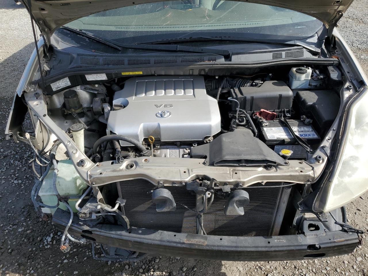 2010 Toyota Sienna - Image 13