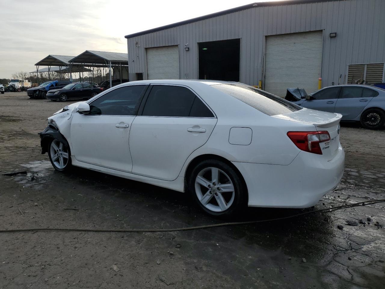 2014 Toyota Camry - Image 2