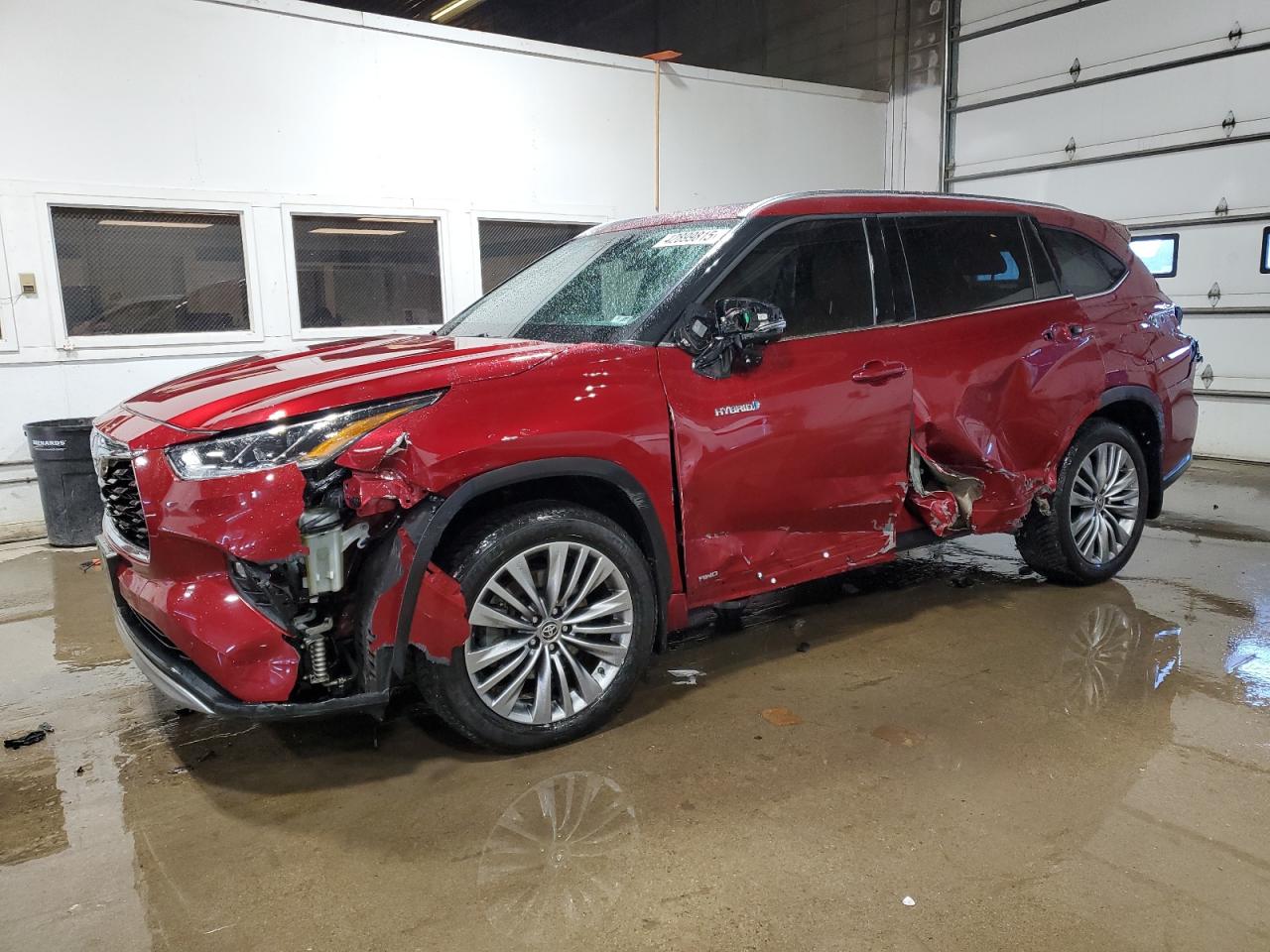 2021 Toyota Highlander - Image 1