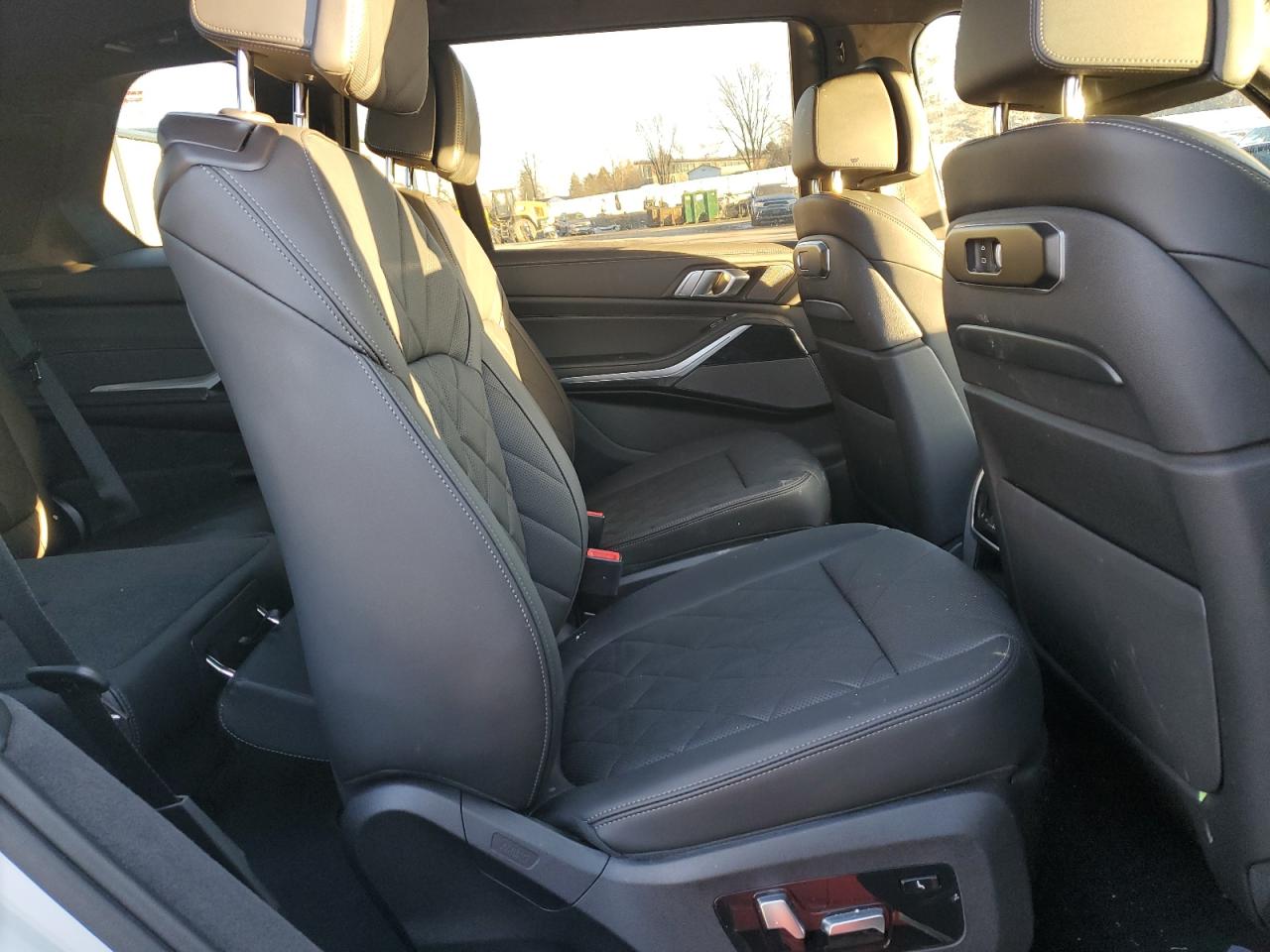 2024 BMW X7 - Image 11