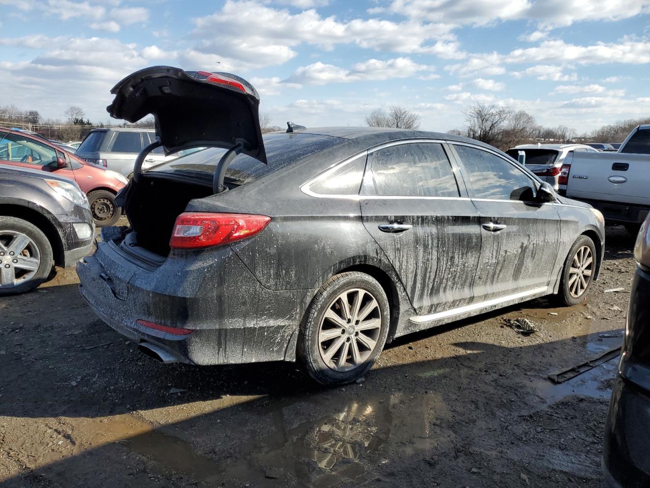 2016 Hyundai Sonata - Image 3