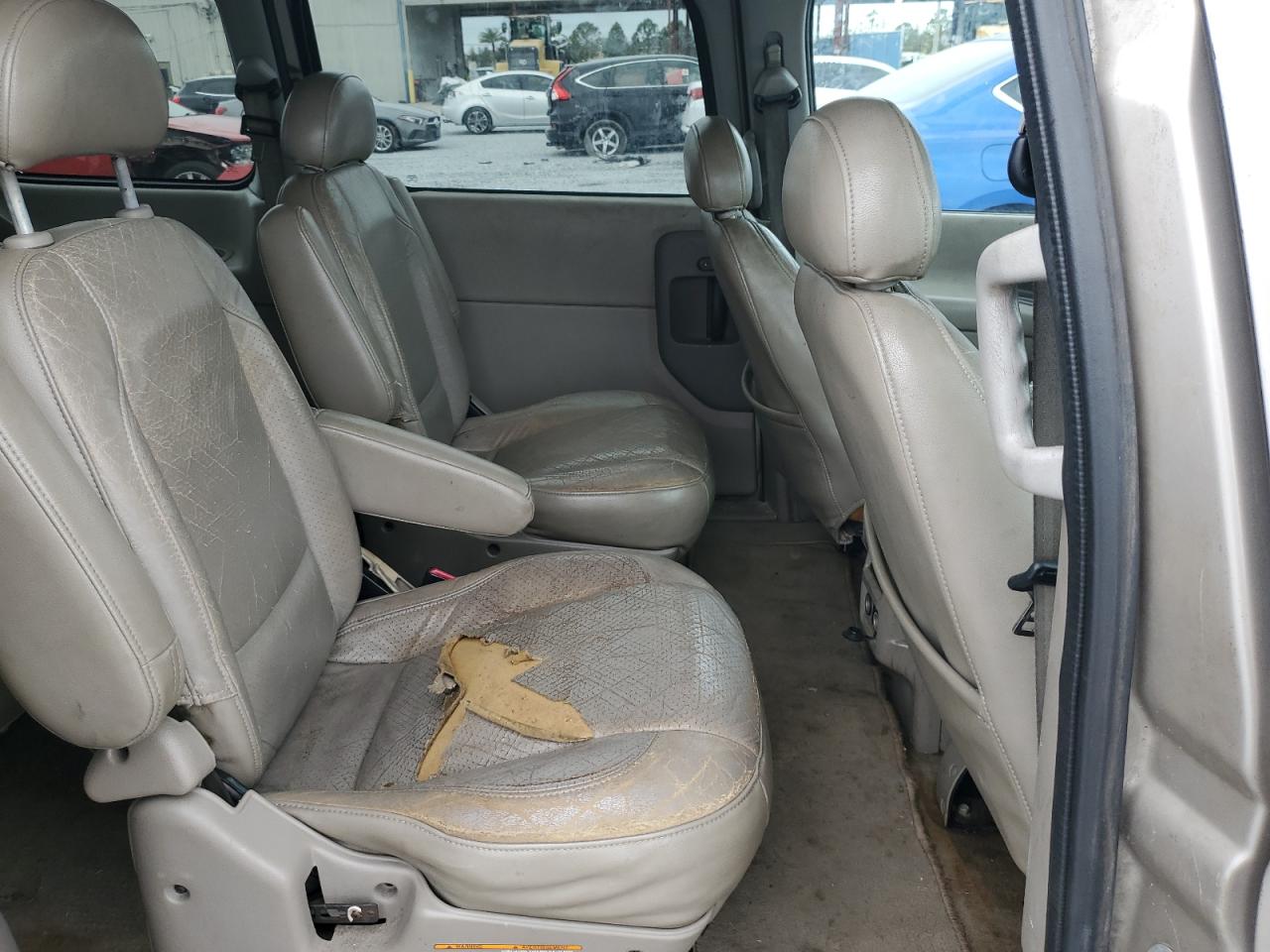 2001 Nissan Quest - Image 11