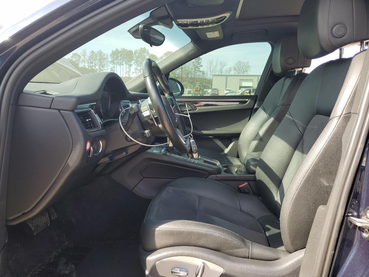 2015 Porsche Macan - Image 7