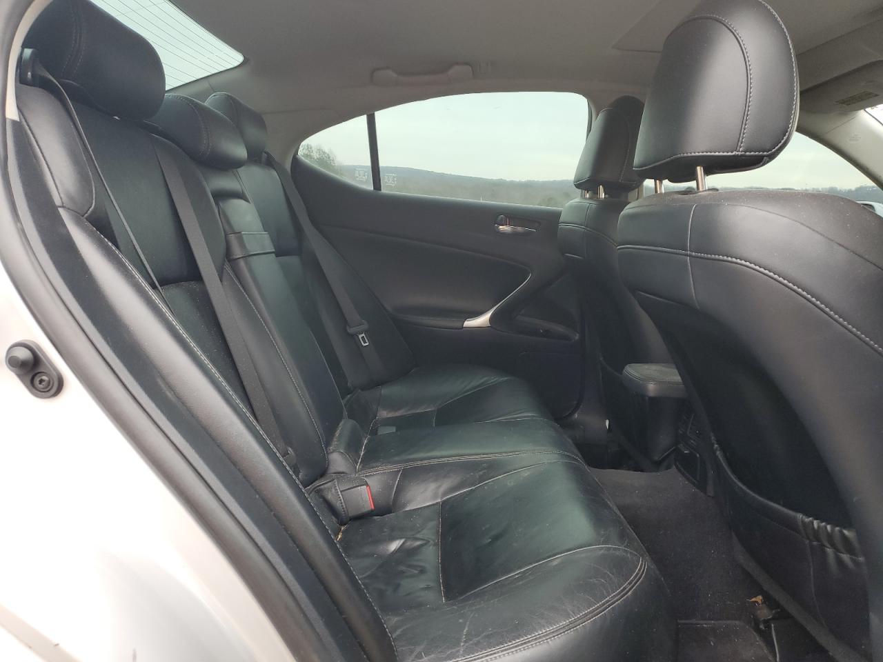 2012 Lexus IS - Image 10