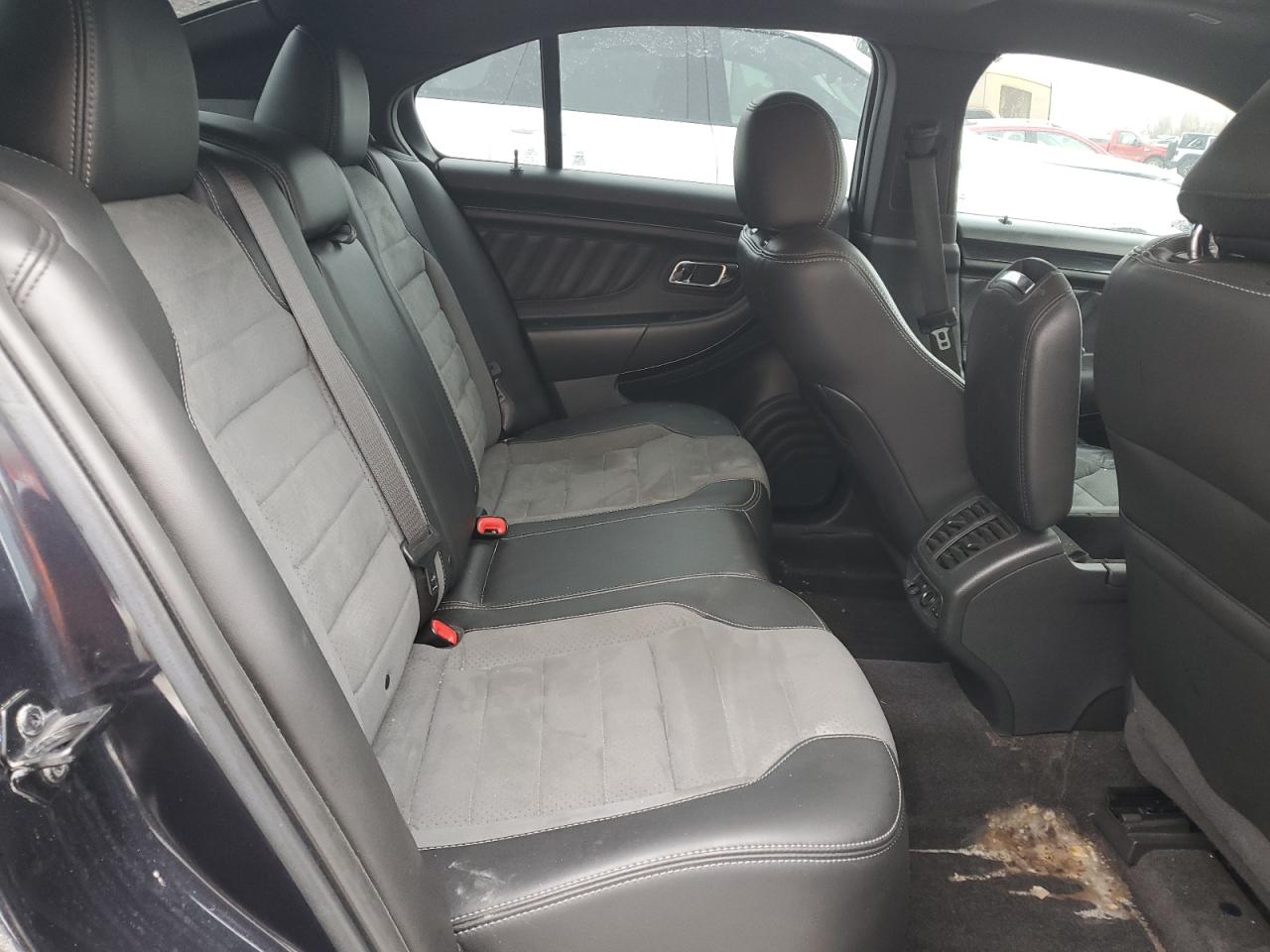 2017 Ford Taurus - Image 10