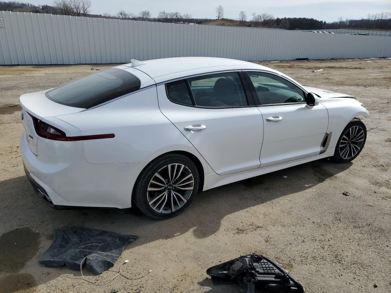 2019 Kia Stinger - Image 3