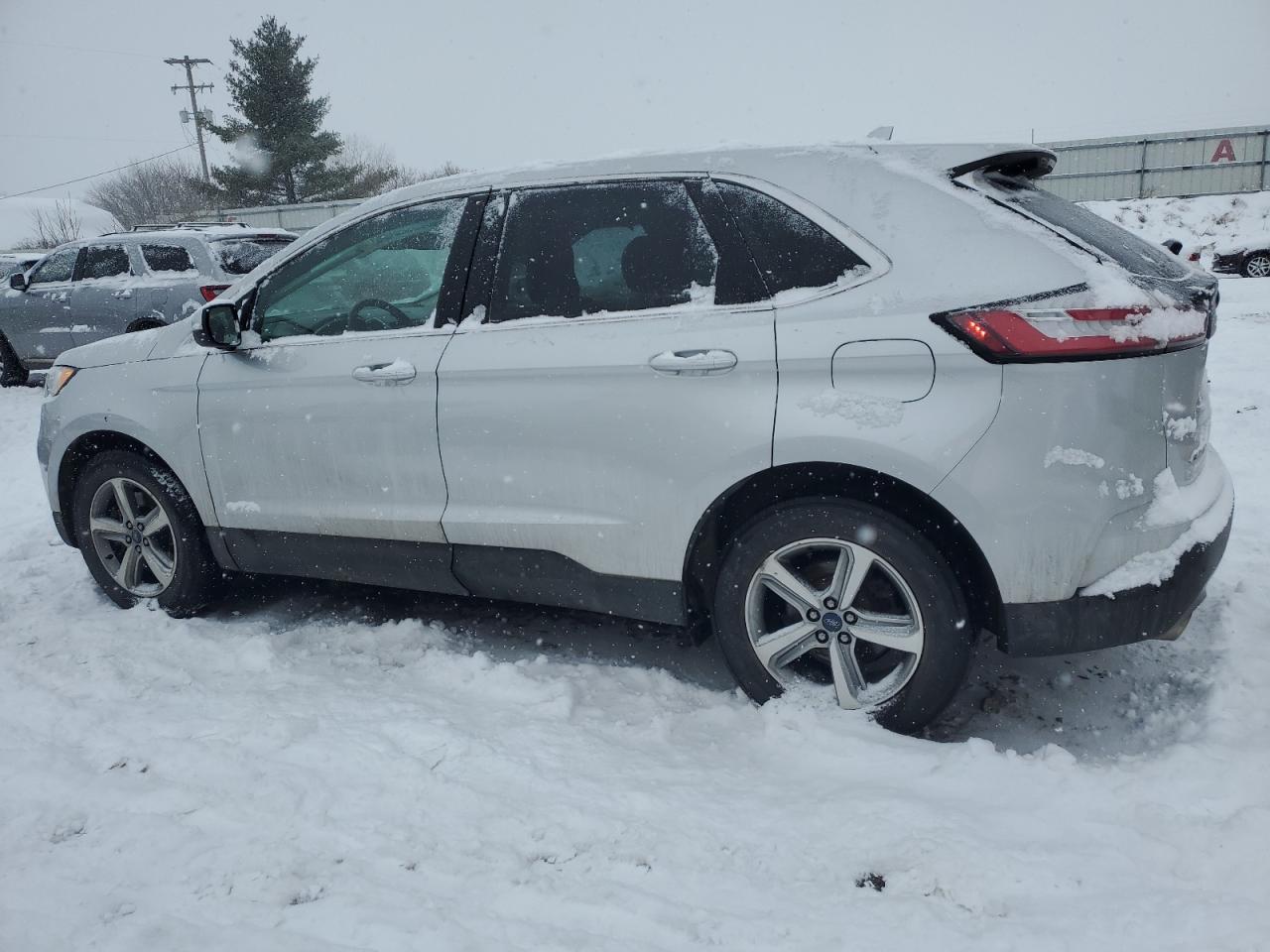 2019 Ford Edge - Image 2