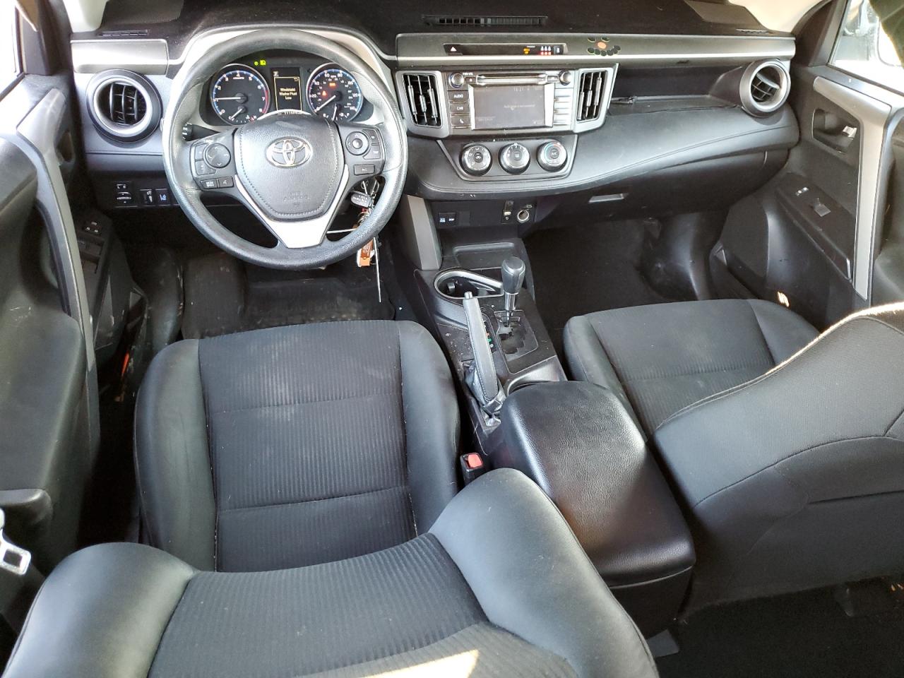 2017 Toyota RAV 4 - Image 8