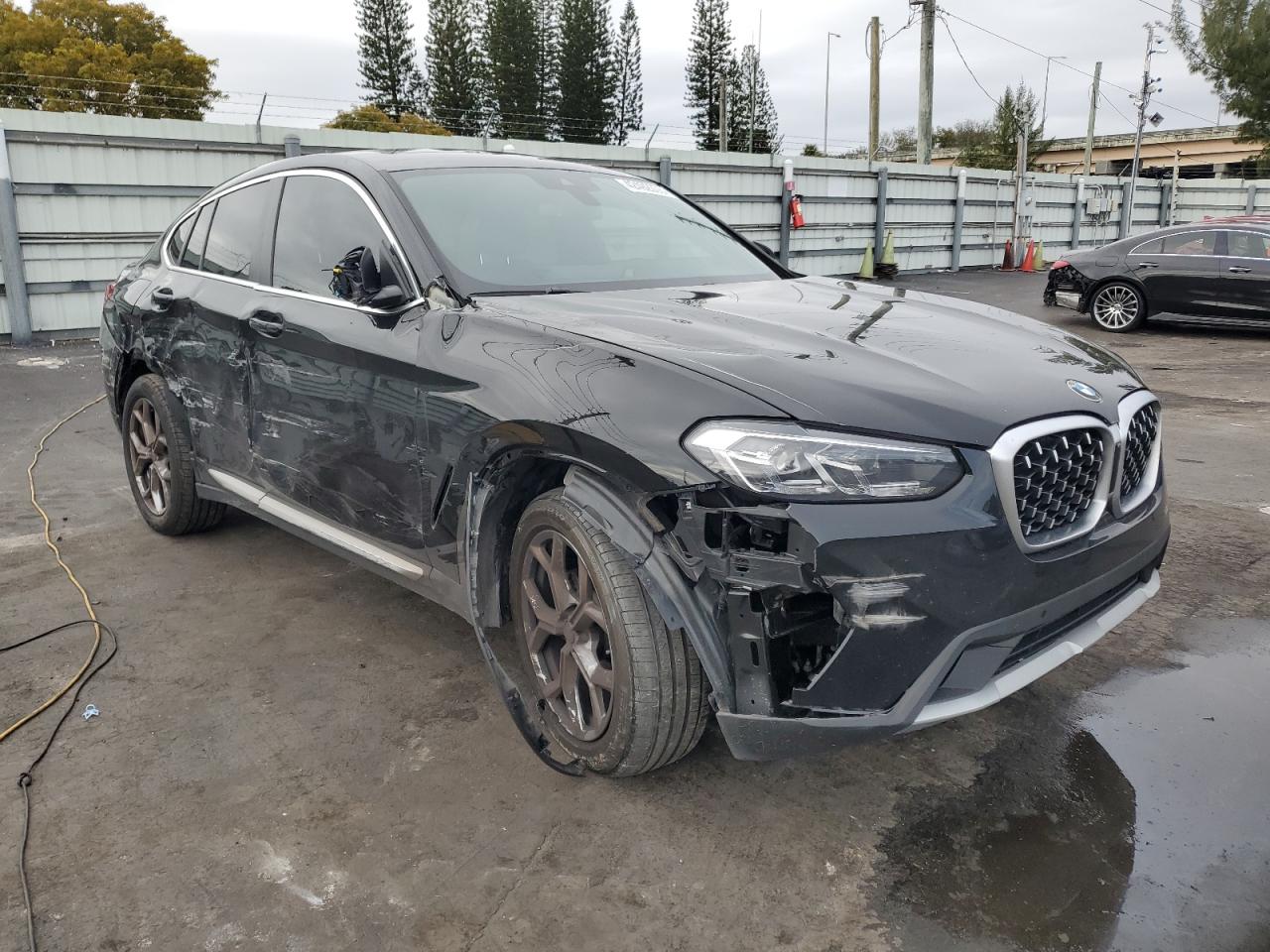 2023 BMW X4 - Image 4
