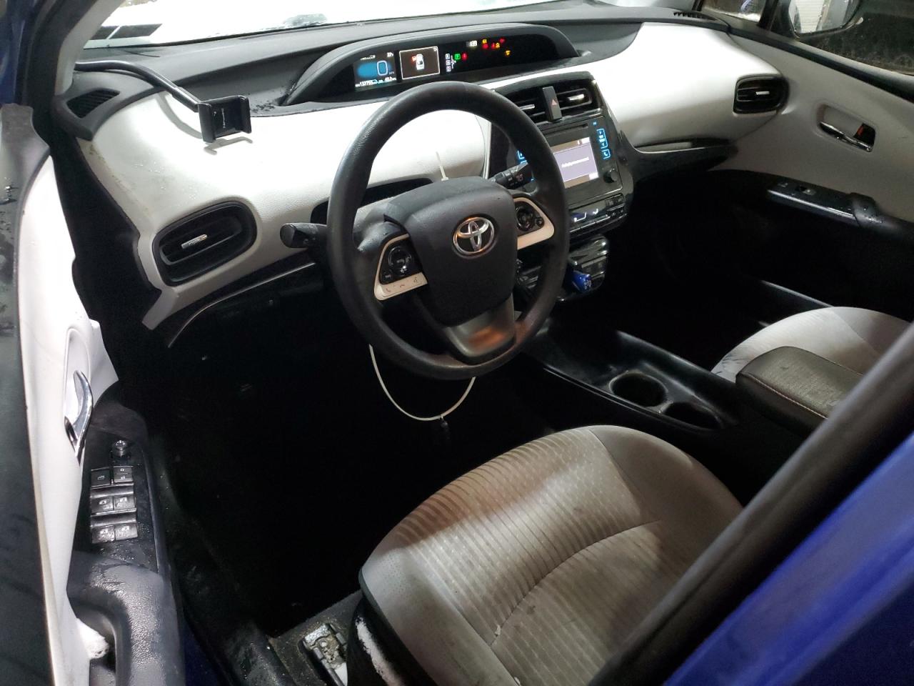 2016 Toyota Prius - Image 8
