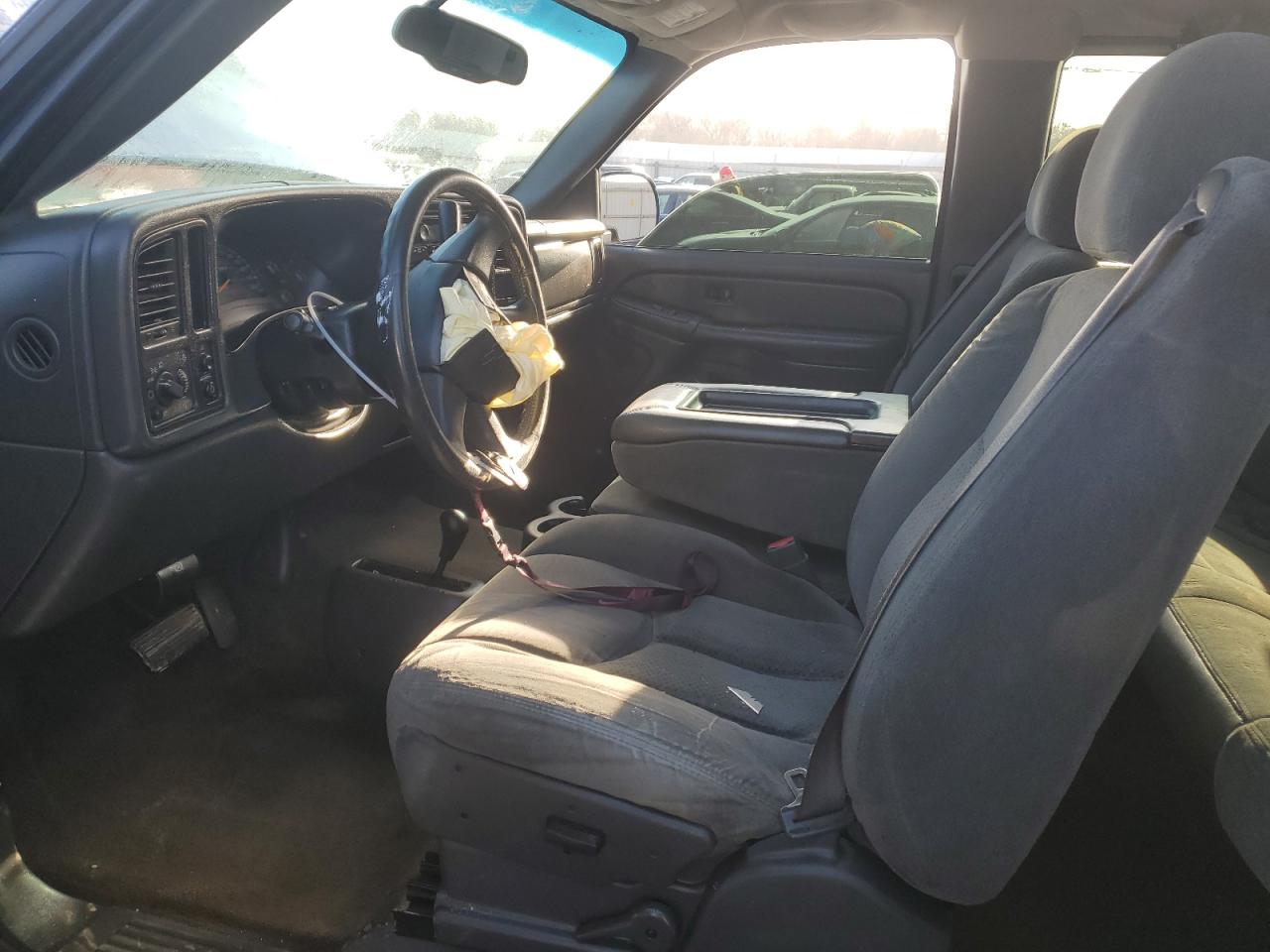 2004 Chevrolet Silverado - Image 7