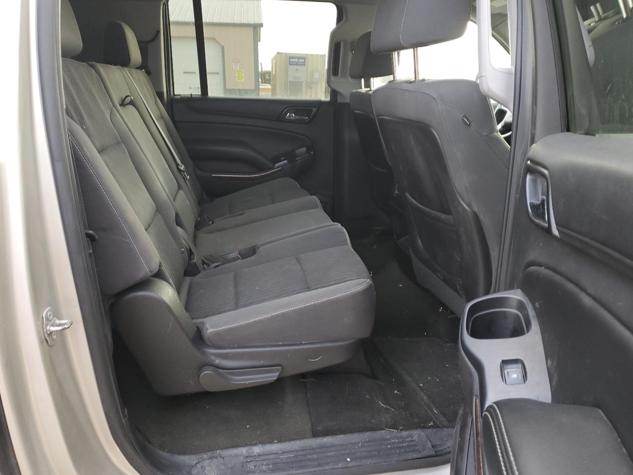 2015 Chevrolet Suburban - Image 10