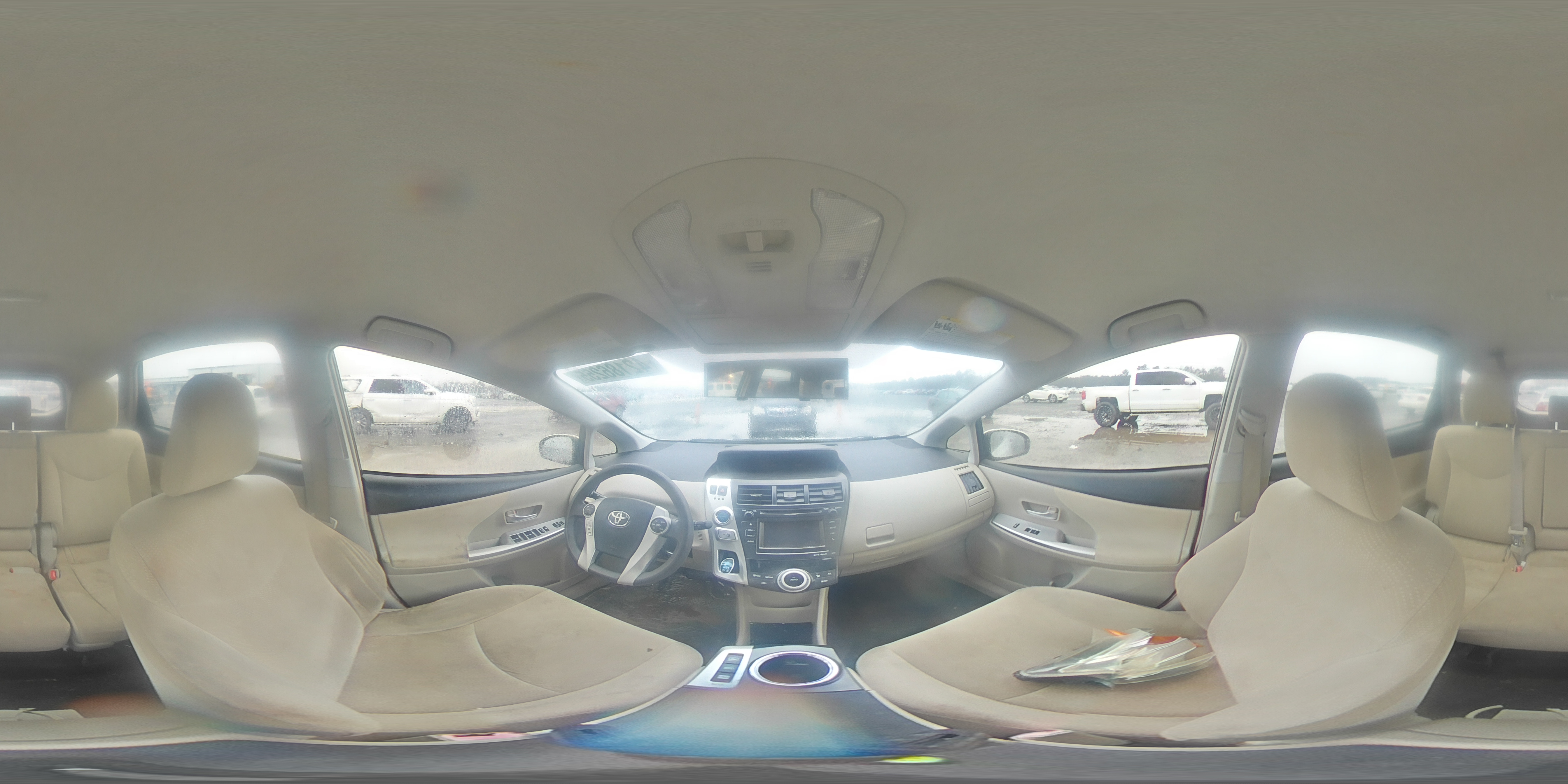2013 Toyota Prius - Image 12