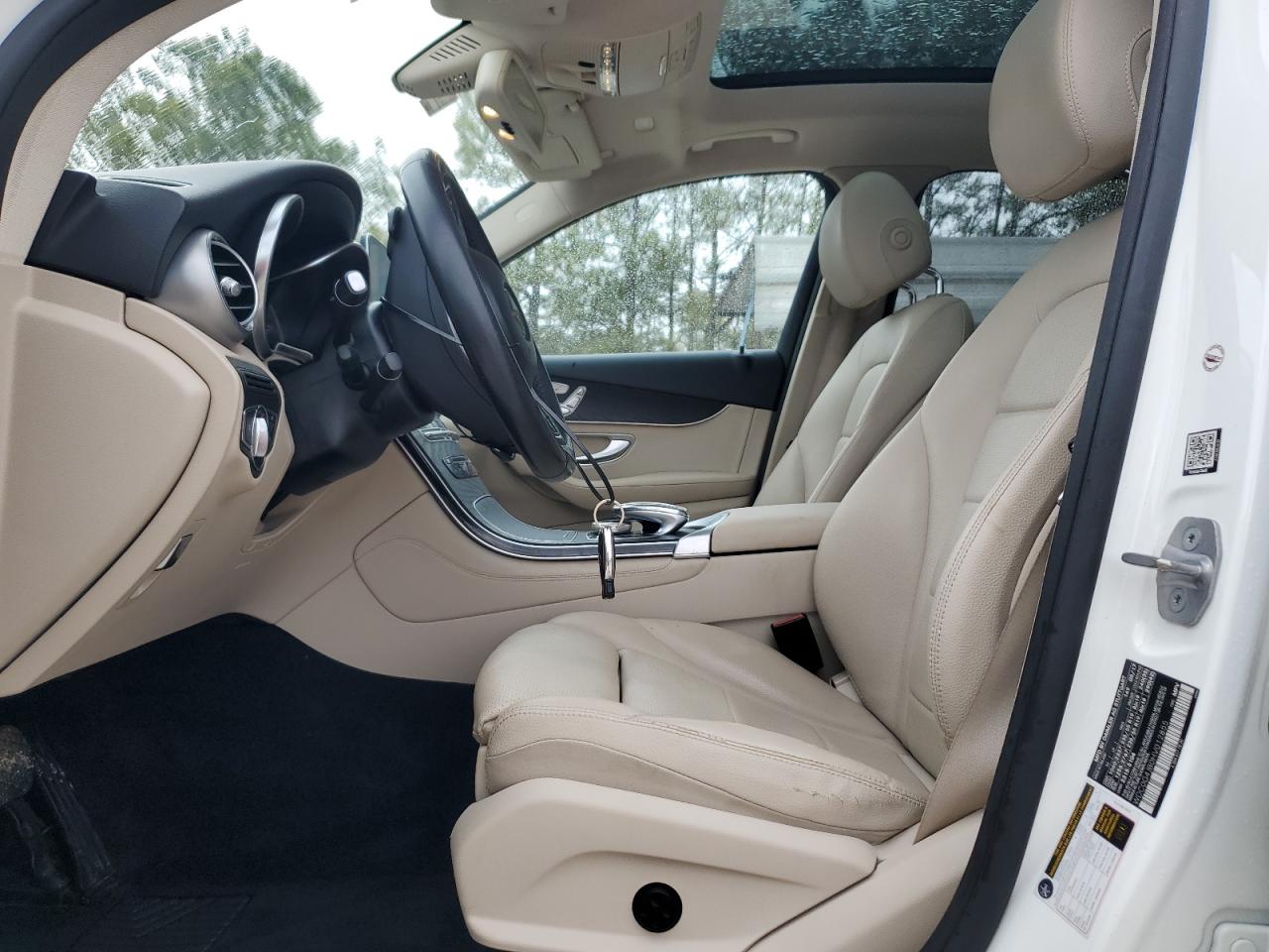 2017 Mercedes-Benz GLC - Image 7