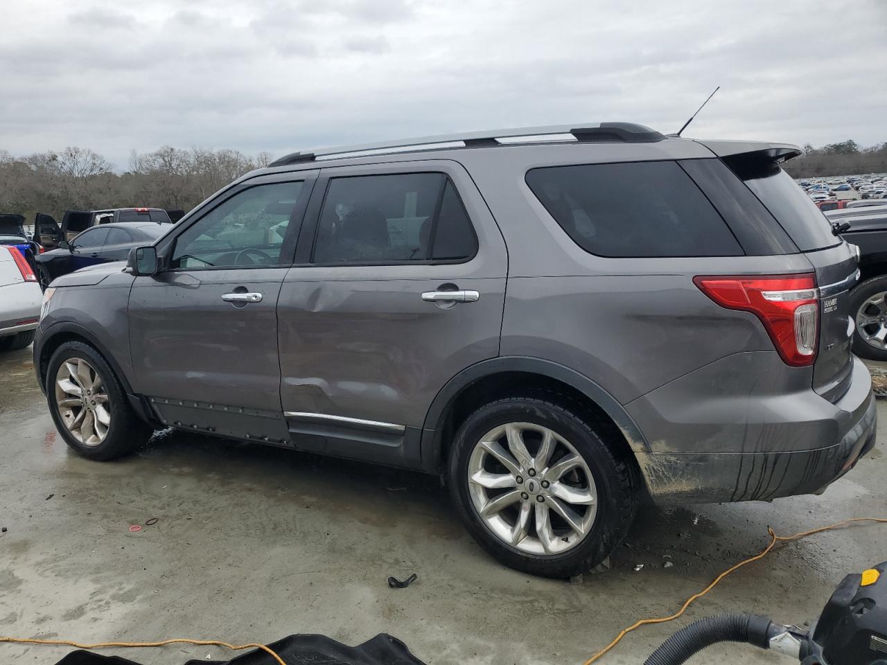 2013 Ford Explorer - Image 2