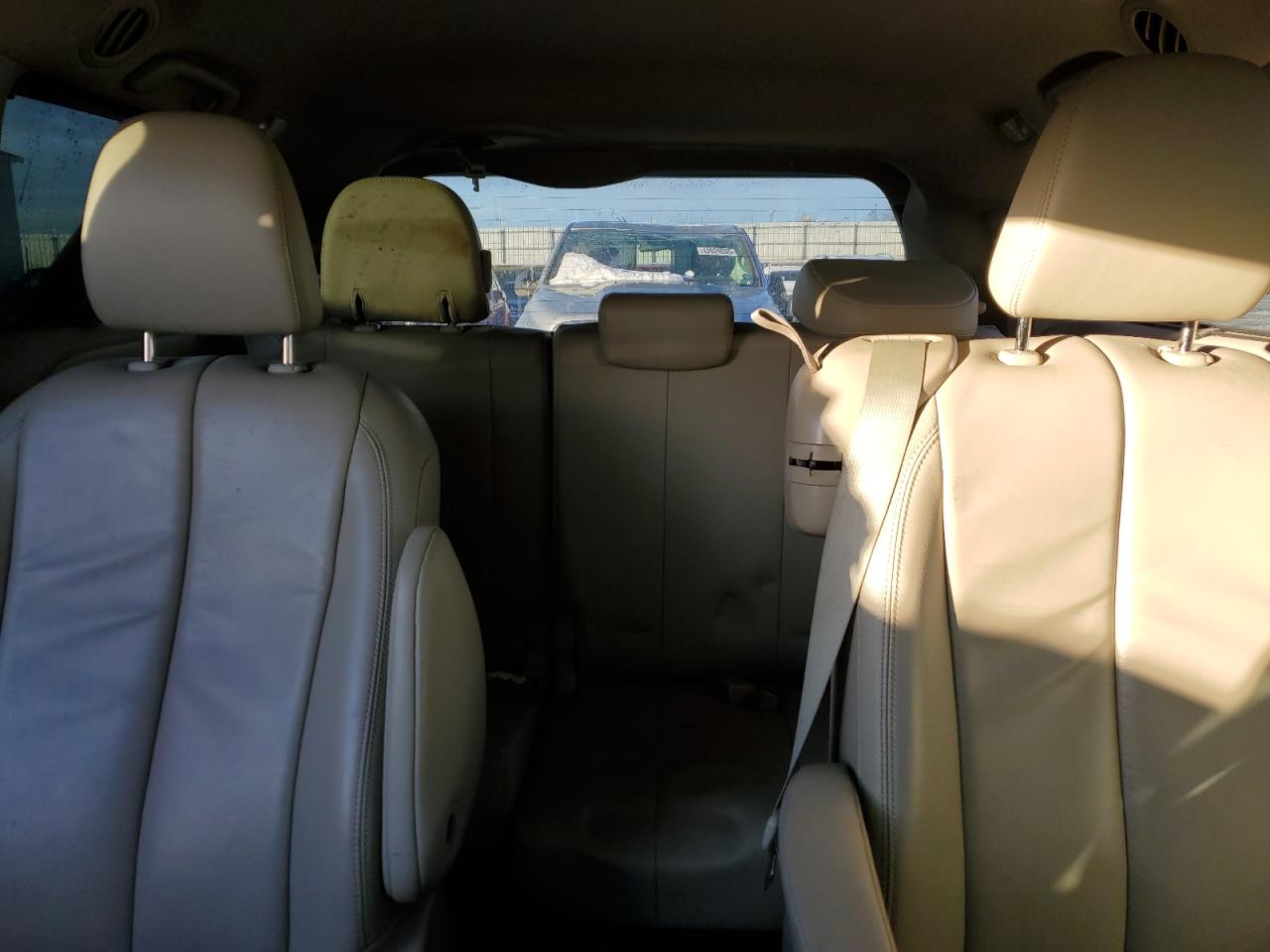2012 Toyota Sienna - Image 10