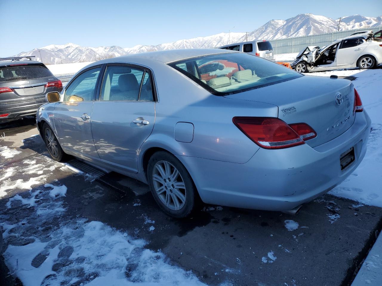 2005 Toyota Avalon - Image 2