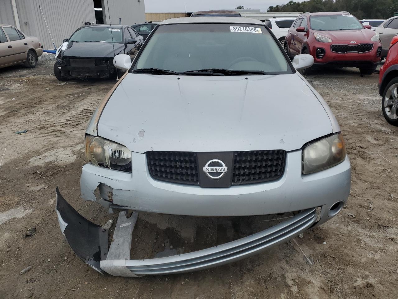 2004 Nissan Sentra - Image 5