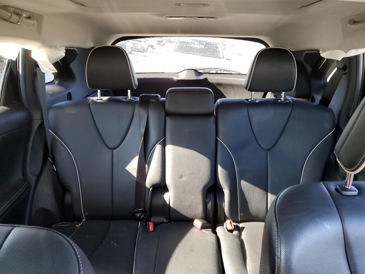 2015 Toyota Venza - Image 10