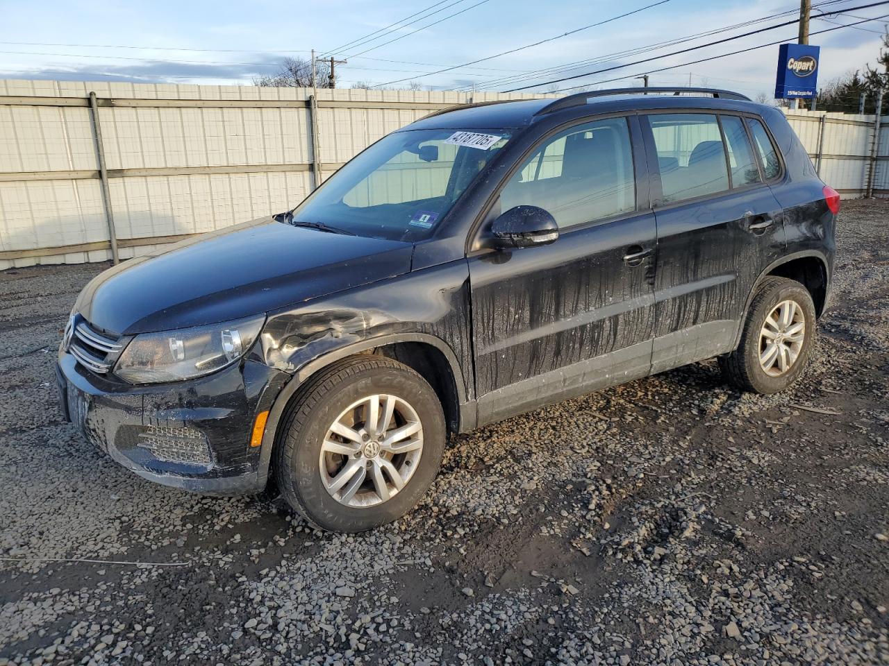 2017 Volkswagen Tiguan - Image 1