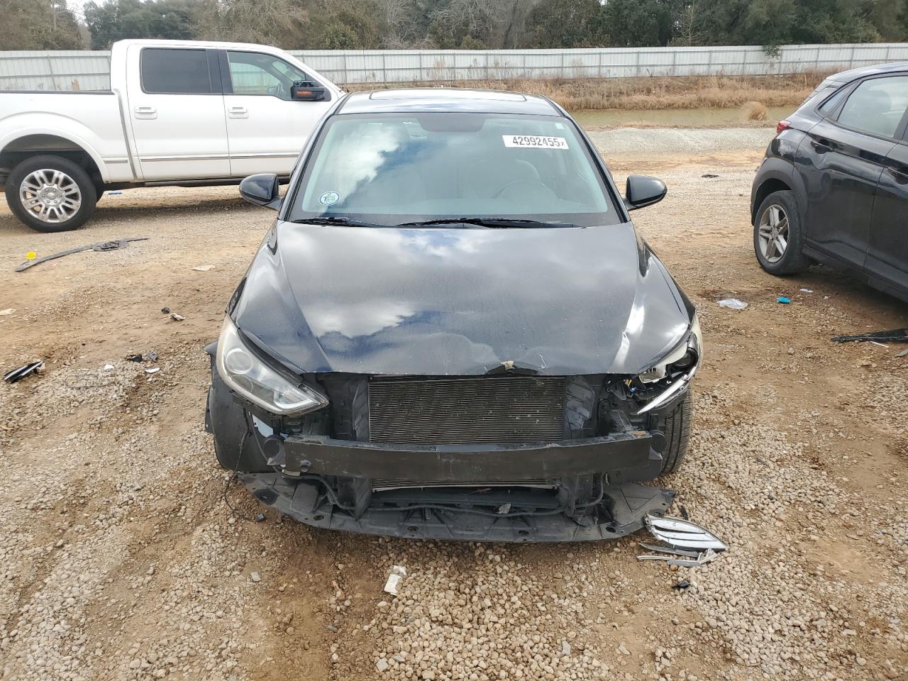 2018 Hyundai Elantra - Image 5