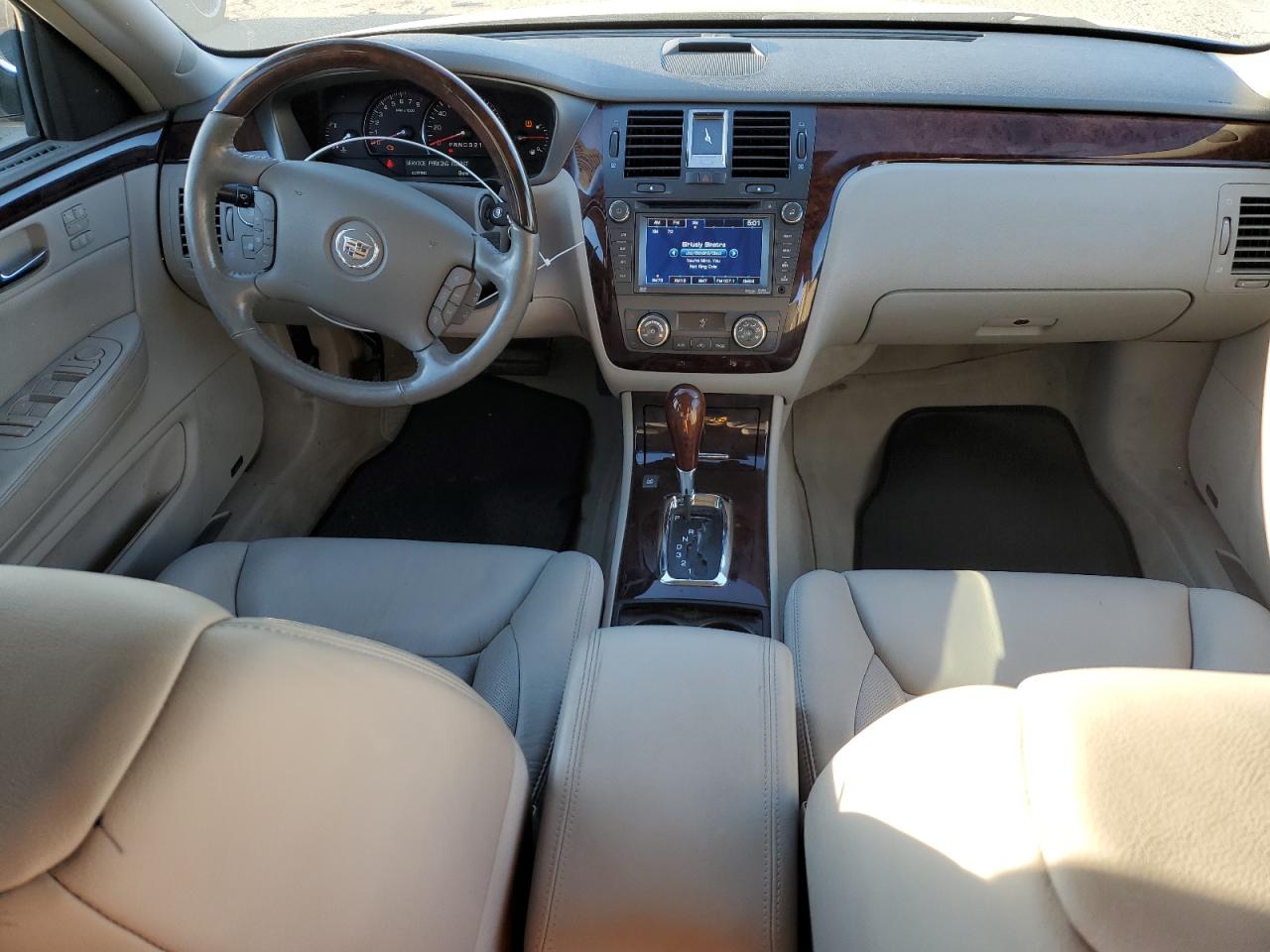 2011 Cadillac DTS - Image 8