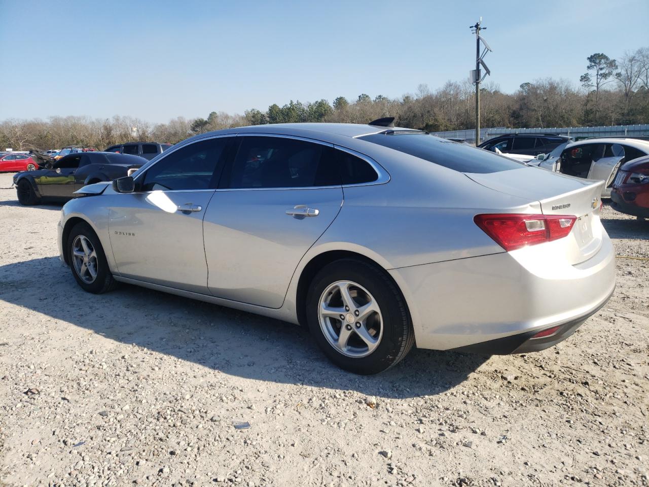 2018 Chevrolet Malibu - Image 2