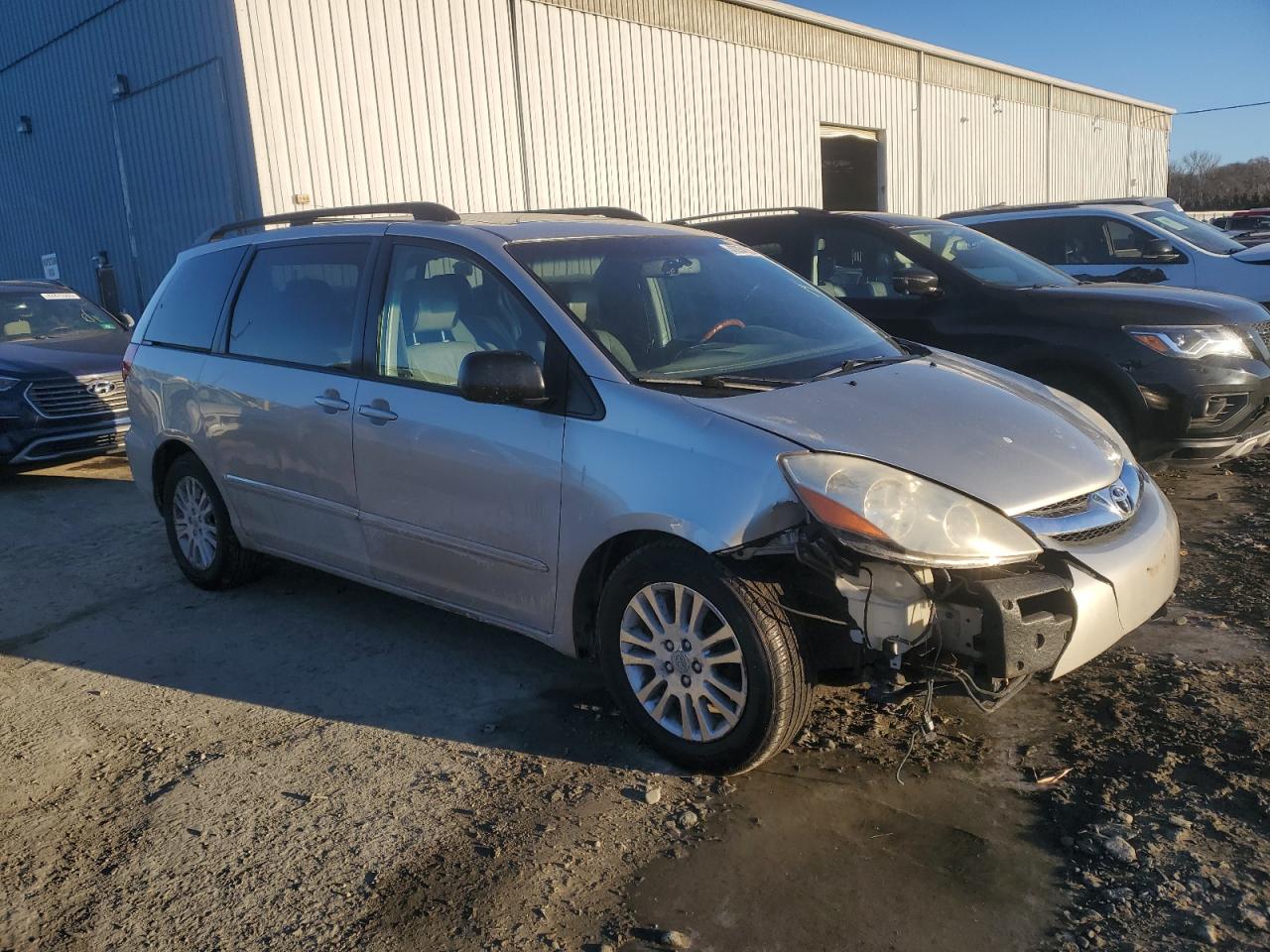 2009 Toyota Sienna - Image 4