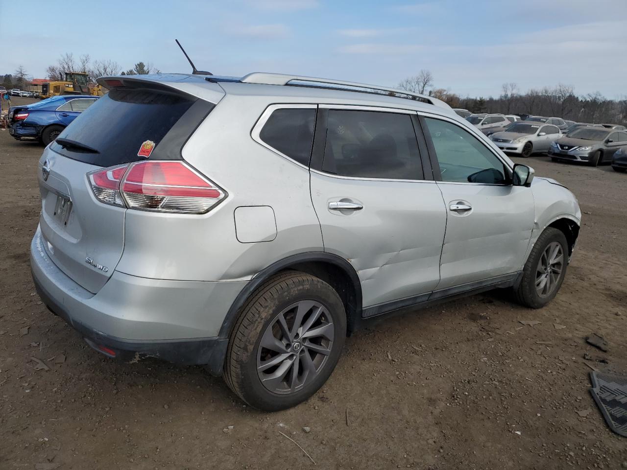 2016 Nissan Rogue - Image 3