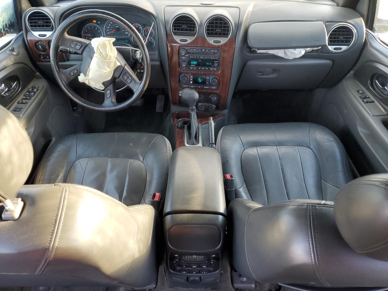 2004 GMC Envoy - Image 8