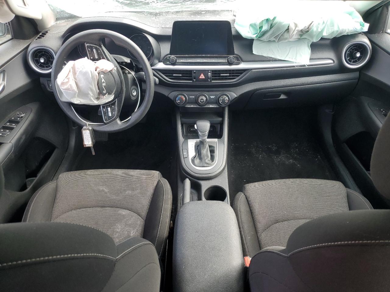 2023 Kia Forte - Image 8